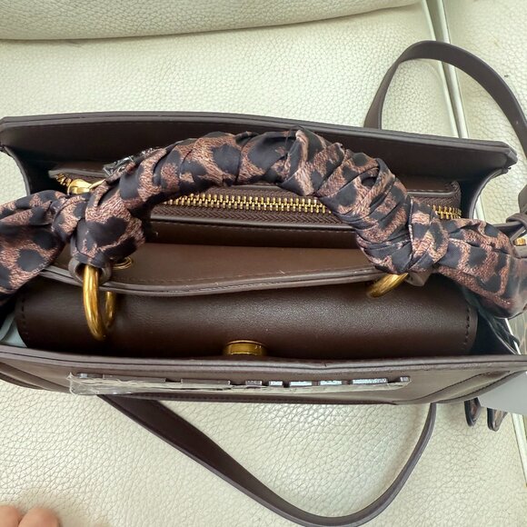 NWT STEVE MADDEN BEVELYN SCARF SATCHEL CROSSBODY BAG CREDIT CARD CASE CHOCOLATE - Picture 5 of 8